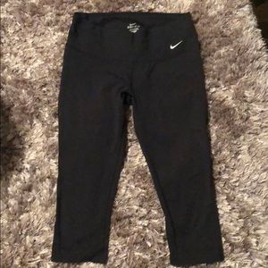 Nike cropped leggings black size Small